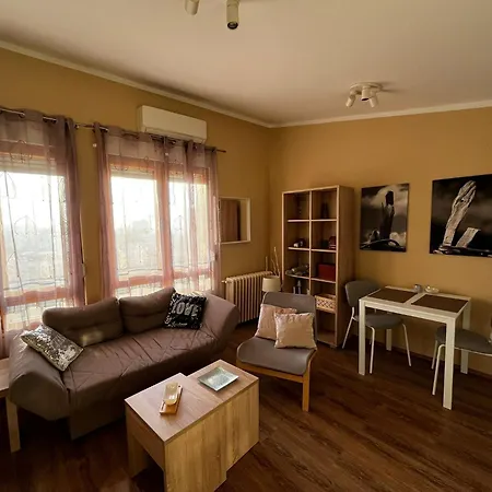 Crown Βελιγράδι